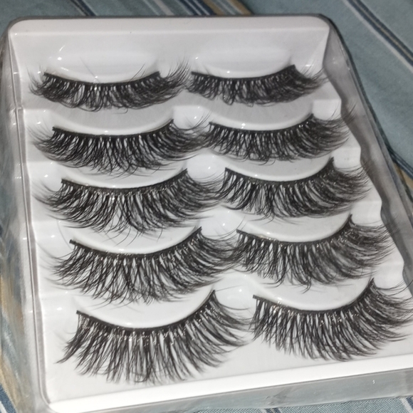Other - Eyelashes pack of ten very cute